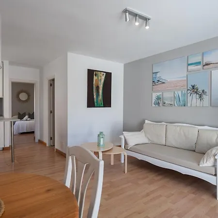 Homeforguest With Pool And Terrace 1 Min From The كوراليهو