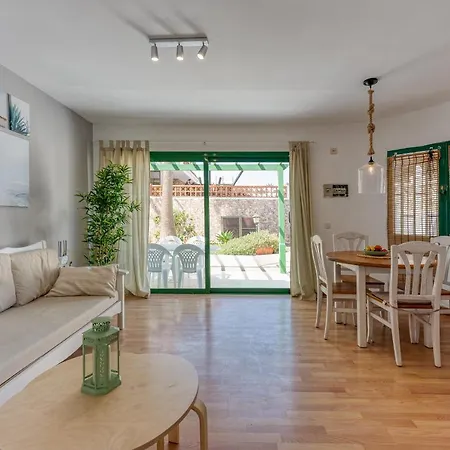 Homeforguest With Pool And Terrace 1 Min From The Lejlighed Corralejo