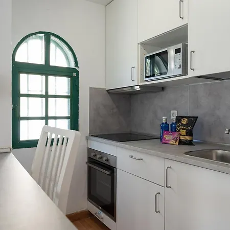 Homeforguest With Pool And Terrace 1 Min From The Lejlighed *
