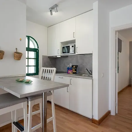 Homeforguest With Pool And Terrace 1 Min From The Lejlighed *