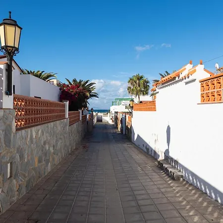 Lejlighed Homeforguest With Pool And Terrace 1 Min From The *
